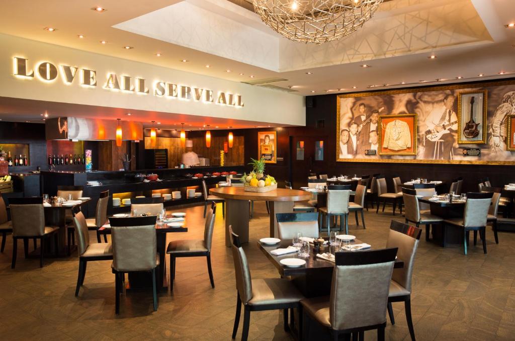 Restaurace v ubytování Hard Rock Hotel Goa Calangute