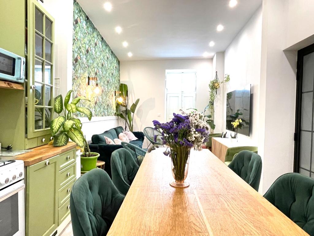 Kuchyň nebo kuchyňský kout v ubytování Eclectic Maisonette in Luqa