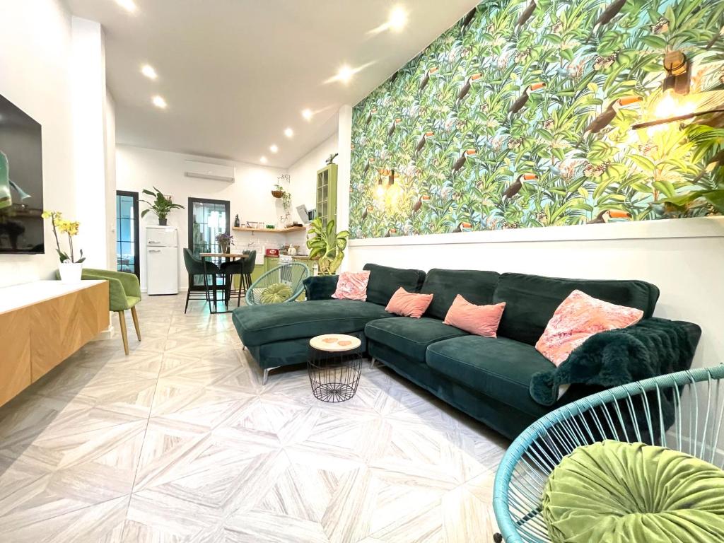 Posezení v ubytování Eclectic Maisonette in Luqa