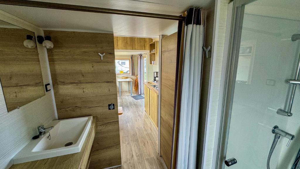 Koupelna v ubytování Seasonova Camping Les 7 iles