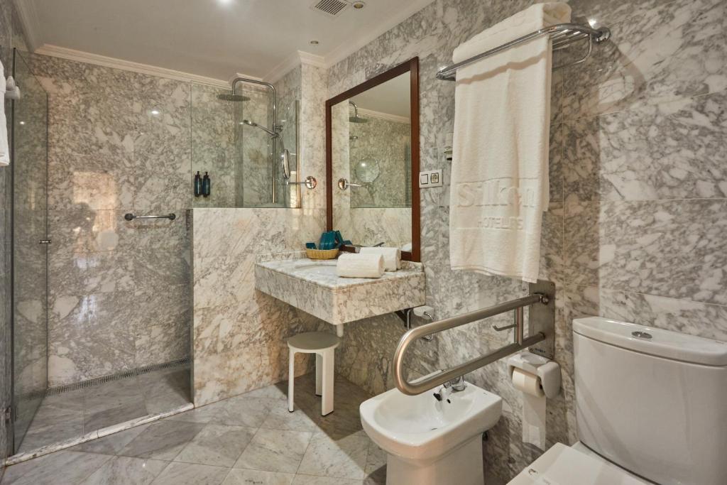 Koupelna v ubytování Silken Gran Hotel del Sella