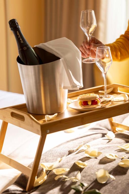 Hôtel Le Cardinal - Resim 41