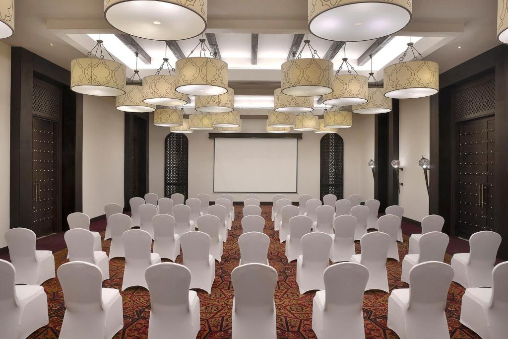 Konferenční prostory v ubytování Aldhafra Resort, Vignette Collection by IHG