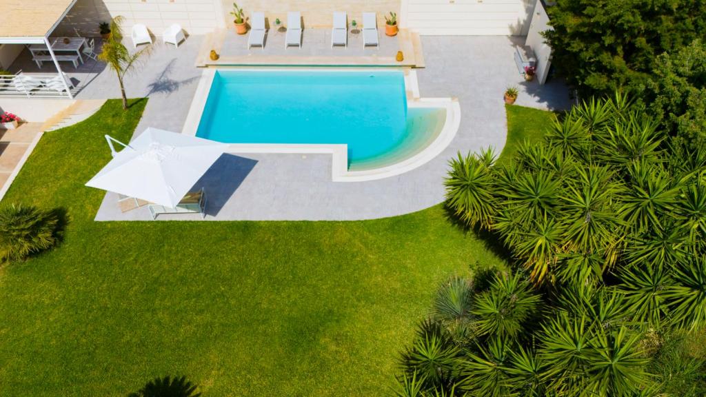 The swimming pool at or close to Villa Vulcano