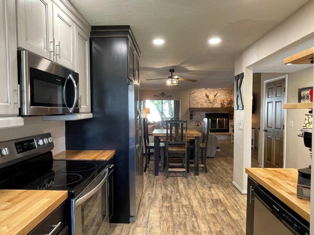 Nhà bếp/bếp nhỏ tại Bearway to Heaven