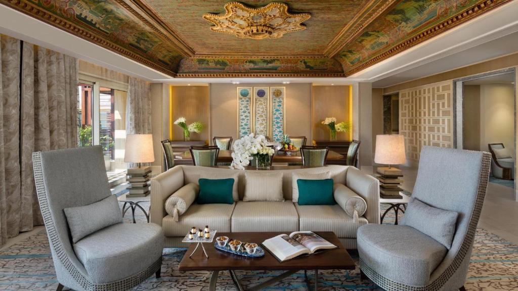 Posezení v ubytování Kempinski Summerland Hotel & Resort Beirut