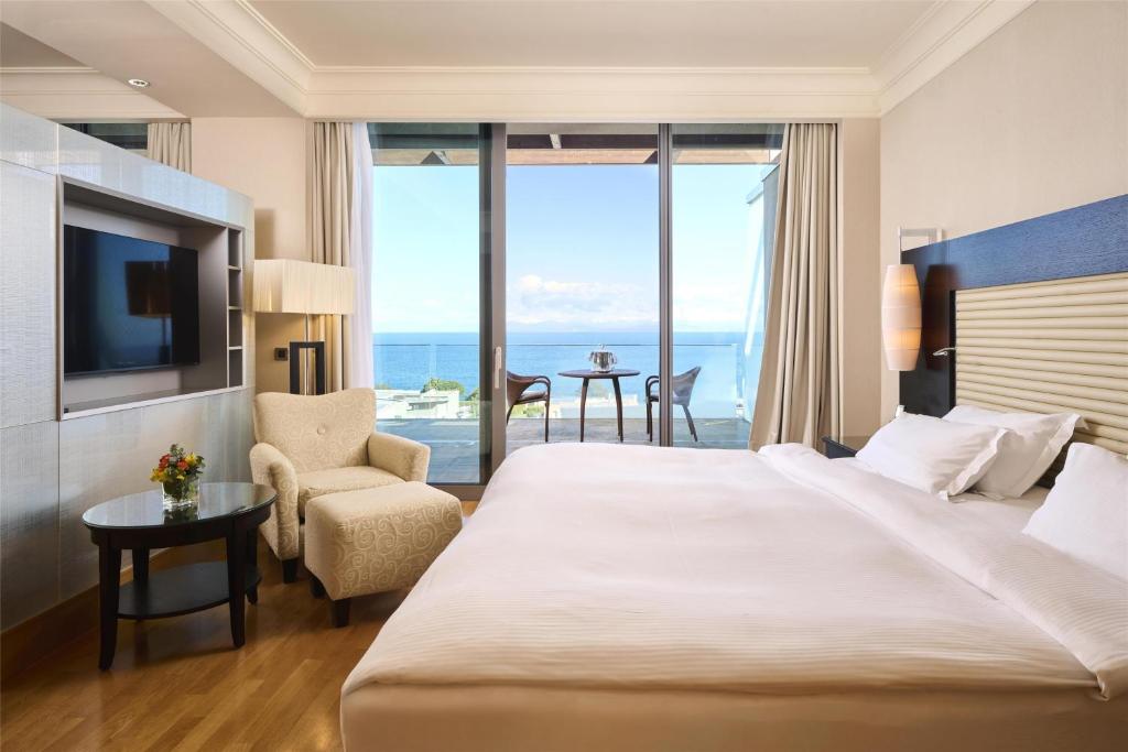 Postel nebo postele na pokoji v ubytování Kempinski Hotel Adriatic Istria Croatia