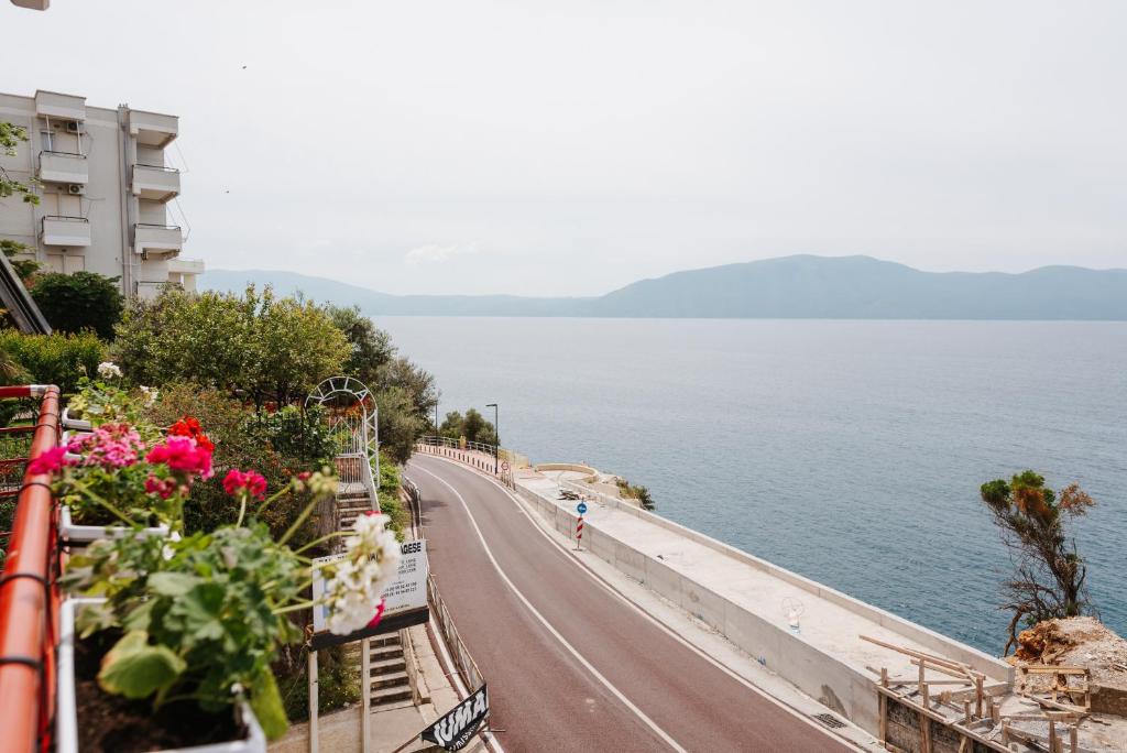 Thea Seaview Apartament