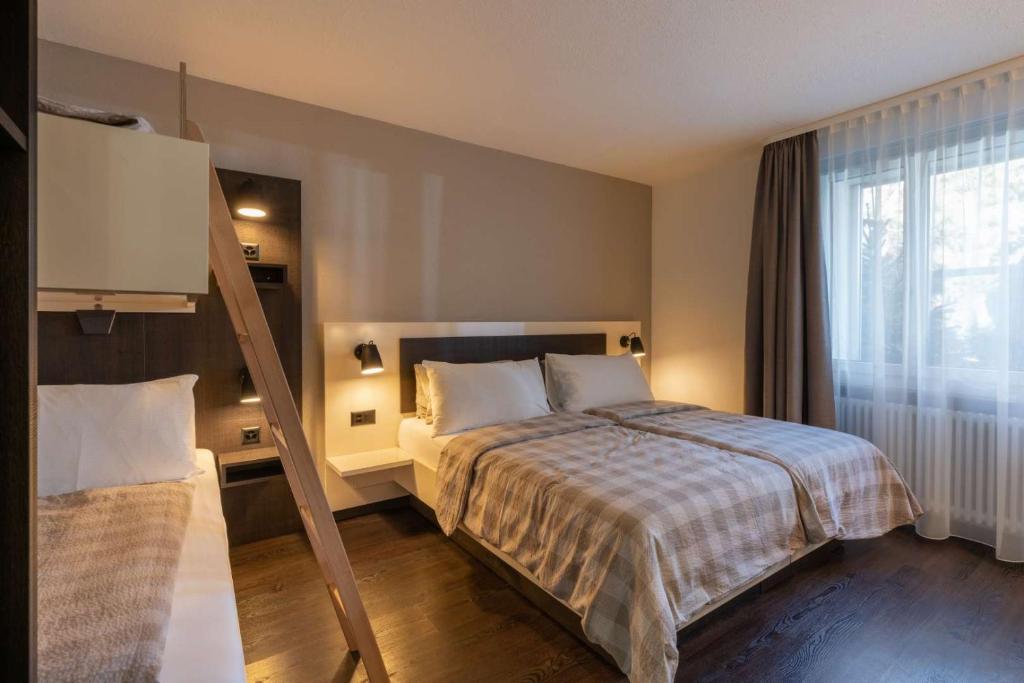 Hotel Derby Interlaken - self check-in - Resim 36