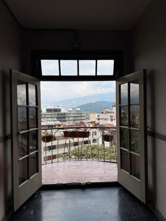 Nespecifikovaný výhled na hory nebo výhled na hory při pohledu z hotelu