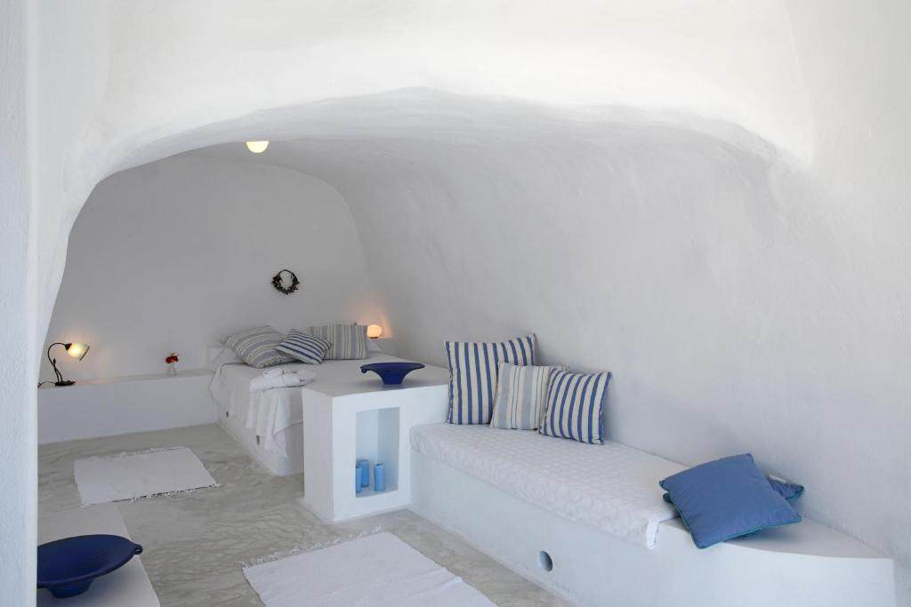 Aghios Artemios Traditional Houses - 17