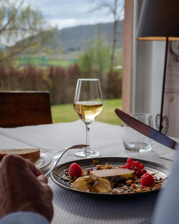 Nápoje v ubytování Hôtel Restaurant Verger des Châteaux, Route des vins Haut-Koenigsbourg