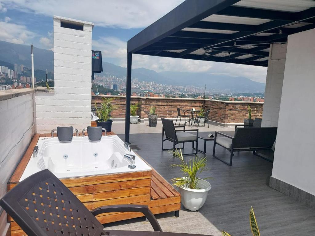 Penthouse Rooftop terrace Gem in the sky-Laureles, Medellín (precios ... - Rooftop Penthouse Vacation Rentals In Medellin Colombia