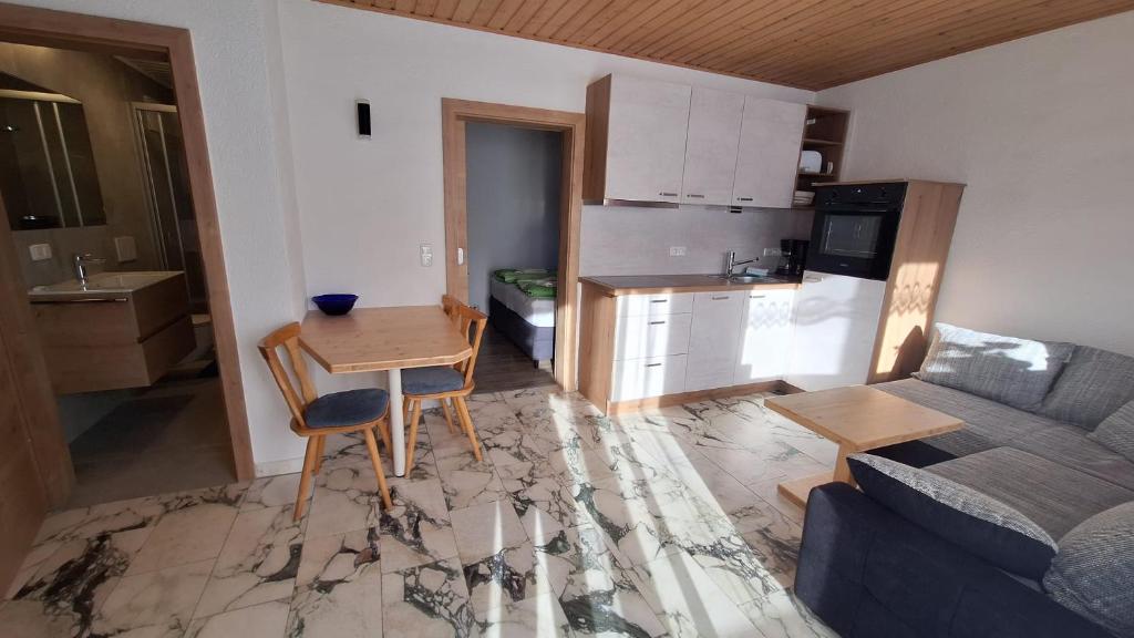 Kuchyň nebo kuchyňský kout v ubytování Haus Sonnenterrasse