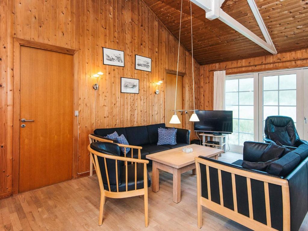 Posezení v ubytování 12 person holiday home in Harboøre-By Traum