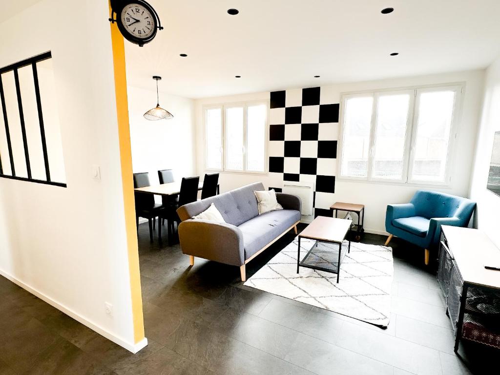 Posezení v ubytování COLIVING - WIFI - TV - Proche TRAM - L'ESCALE PARTAGEE