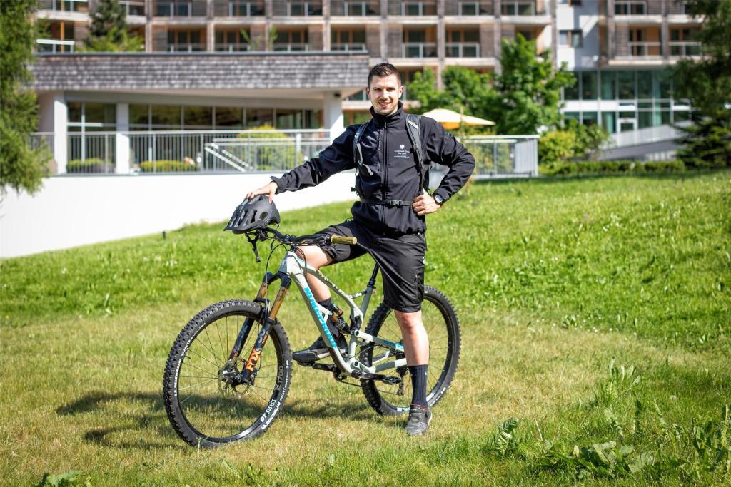Jazda na bicykli v okolí ubytovania Kempinski Hotel Das Tirol