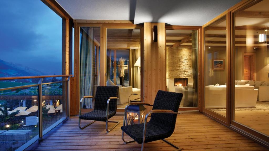 Posedenie v ubytovaní Kempinski Hotel Das Tirol