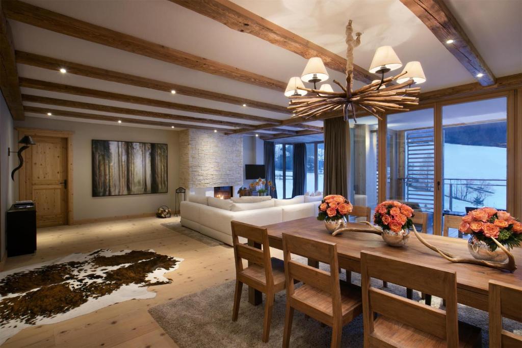 Posedenie v ubytovaní Kempinski Hotel Das Tirol