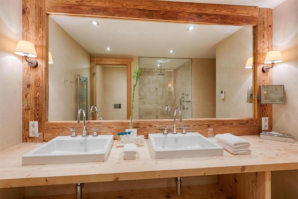 Kúpeľňa v ubytovaní Kempinski Hotel Das Tirol