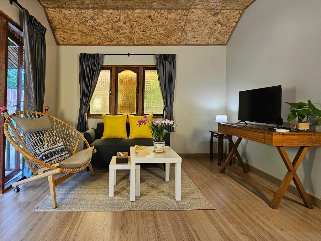 TV a/nebo společenská místnost v ubytování Luxury Farm House