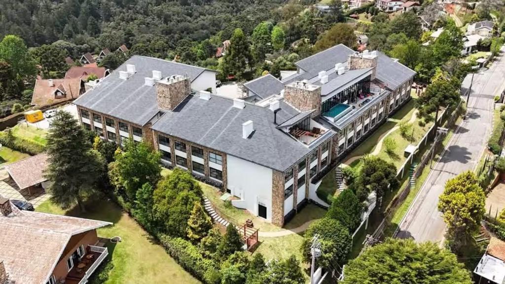 Tòa nhà nơi khách sạn tọa lạc