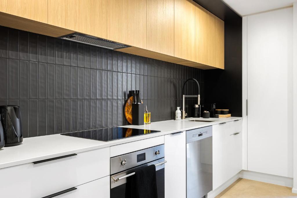 Luxe and Location - Resim 5