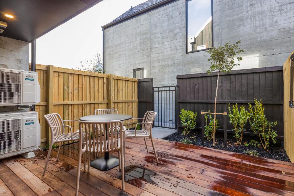 Luxe and Location - Resim 13