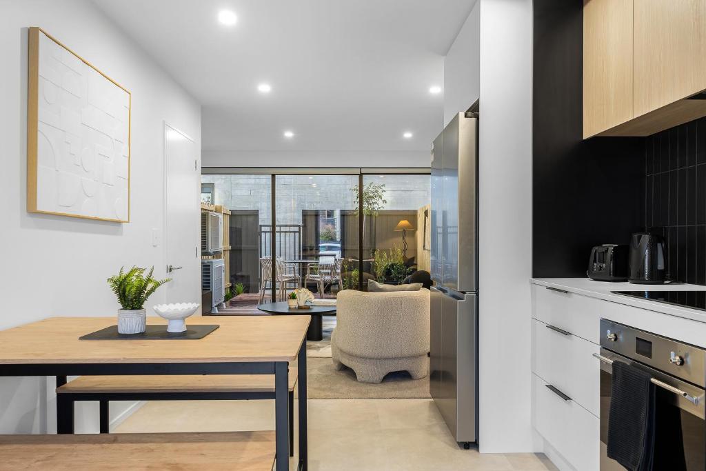 Luxe and Location - Resim 4