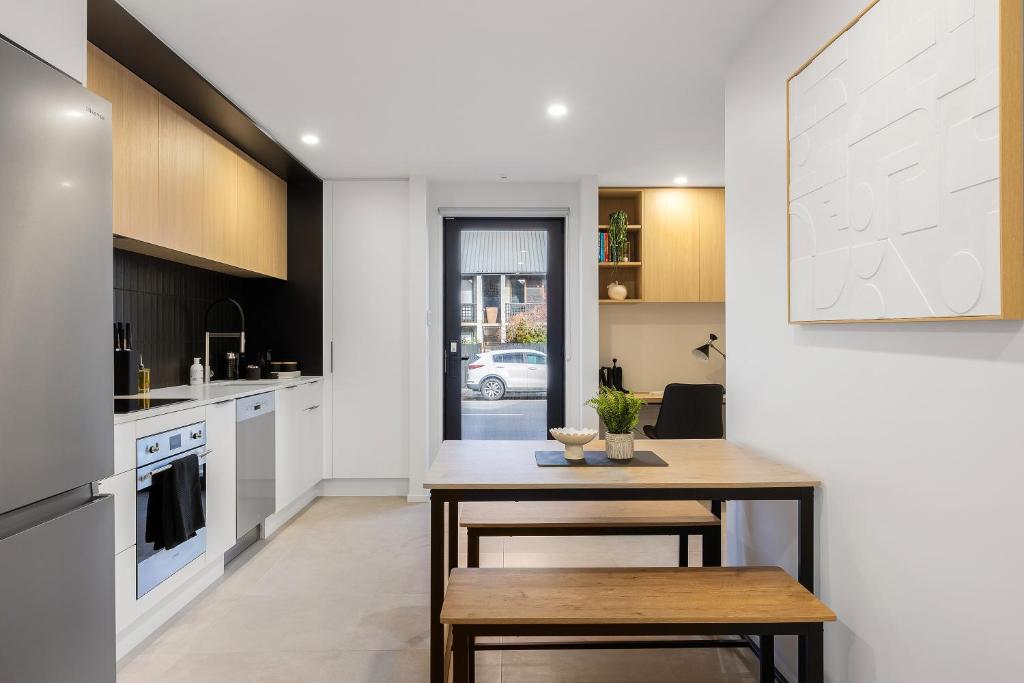 Luxe and Location - Resim 3