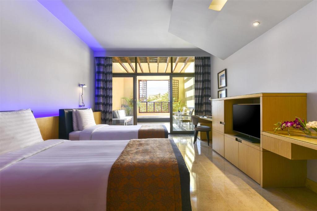 TV a/nebo společenská místnost v ubytování Kempinski Hotel Ishtar Dead Sea