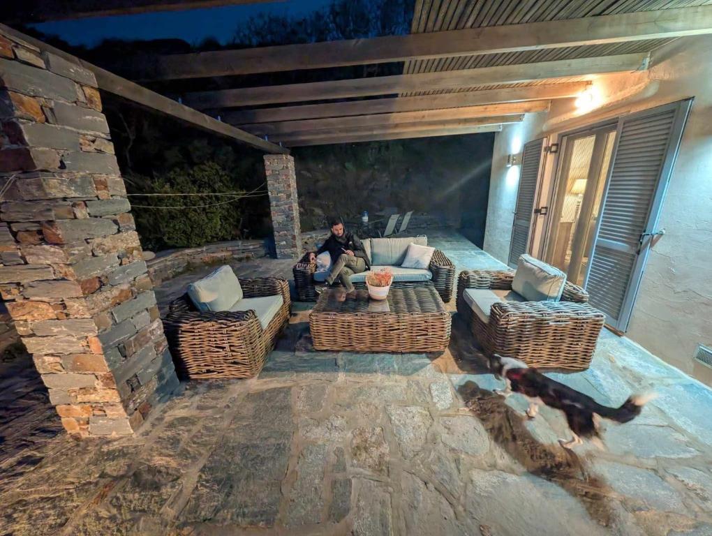 Posezení v ubytování Cycladic Villa with sea view!