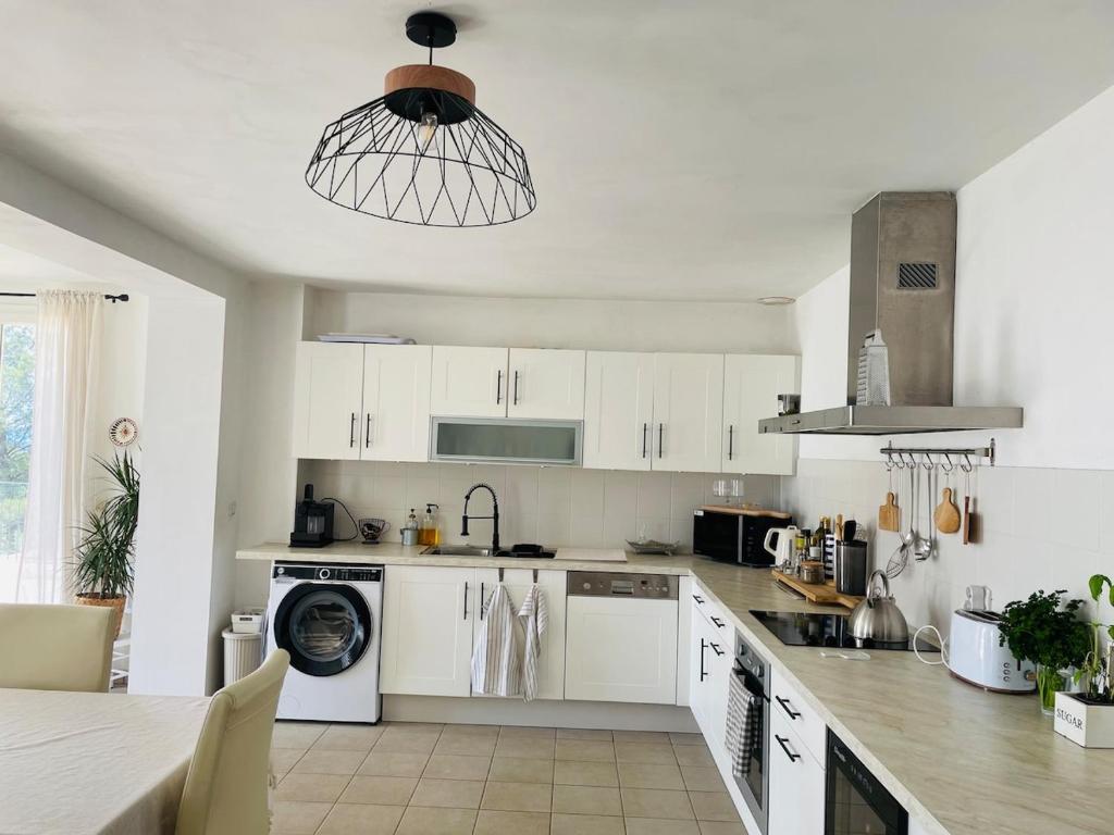 Photo de la galerie de l'établissement Villa Les Amandiers, à Draguignan