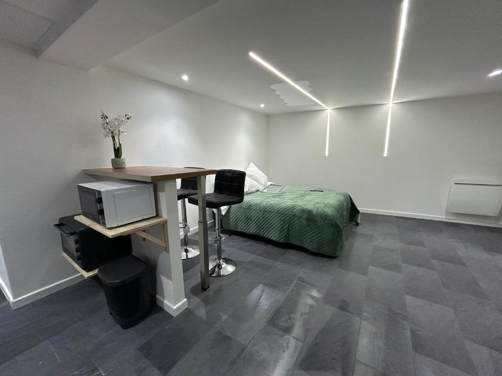 Postel nebo postele na pokoji v ubytování Chambre privée Wintzenheim