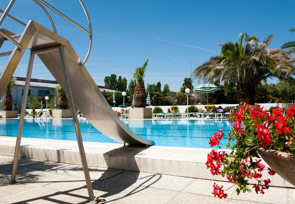 Bazén v ubytování Hotel Cormoran nebo v jeho okolí