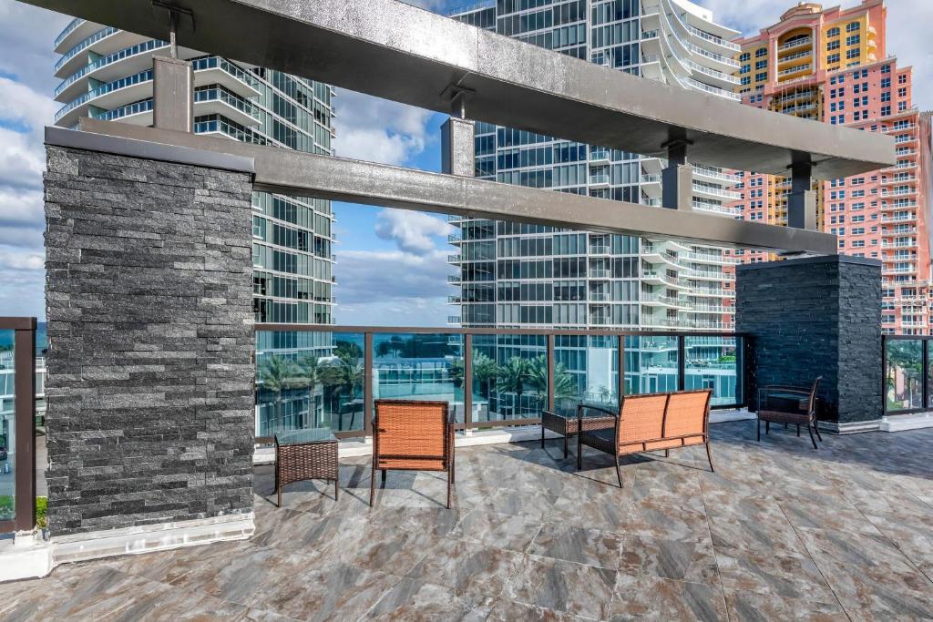 Cambria Hotel Fort Lauderdale Beach photo