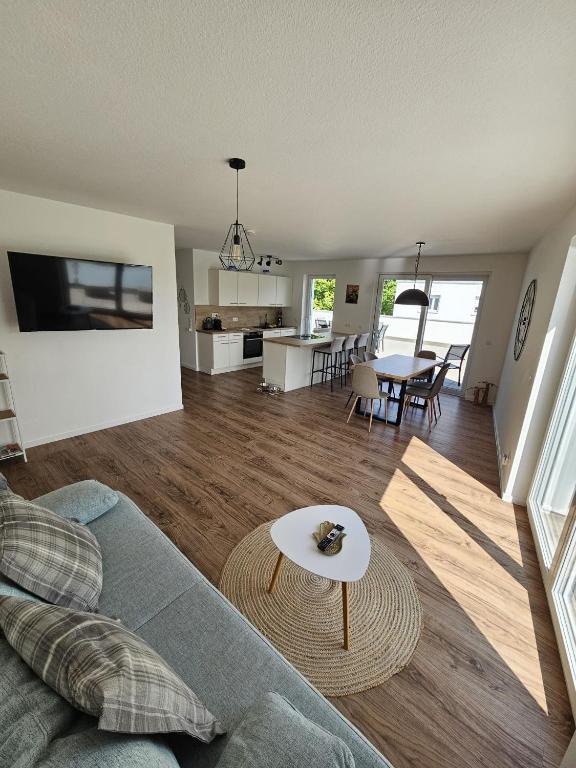 Kuchyň nebo kuchyňský kout v ubytování Exklusive COZY 3-Zi-Penthouse mit großer Dachterrasse Nähe Europa Park und Rulantica