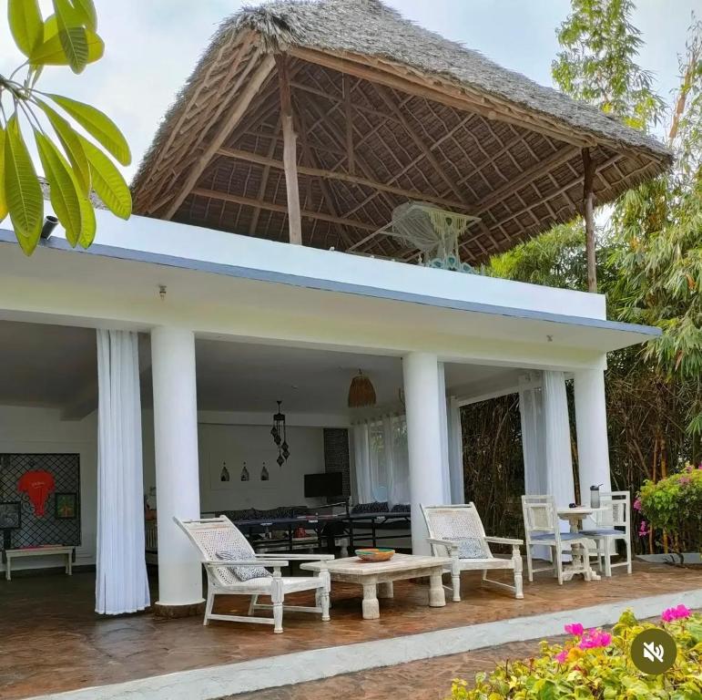 Zahrada ubytování WHITE Nyumba Malindi