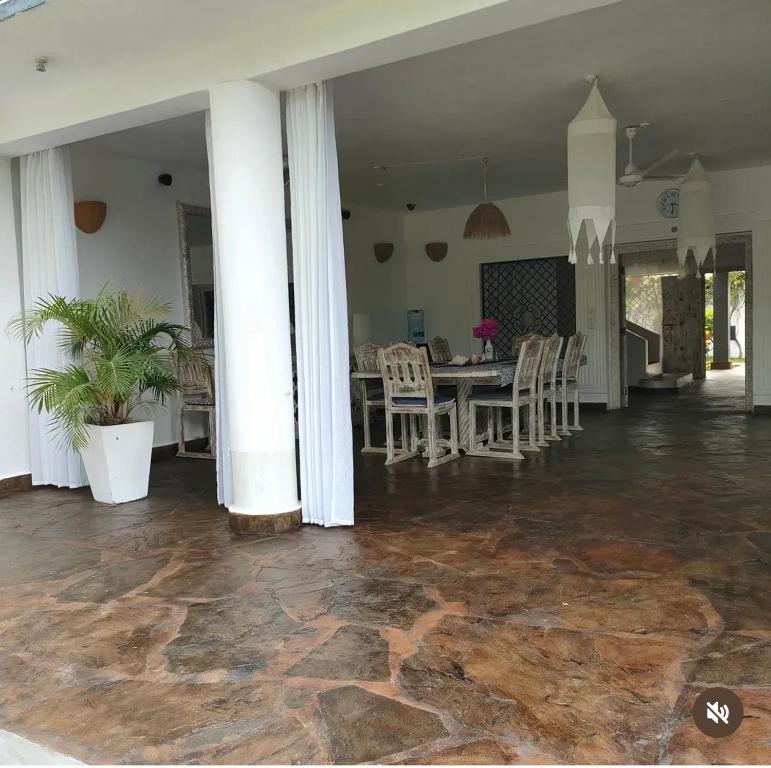 Patio nebo venkovní prostory v ubytování WHITE Nyumba Malindi
