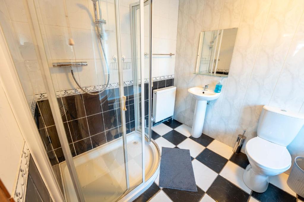 Koupelna v ubytování Aras Ghleann Cholm Cille