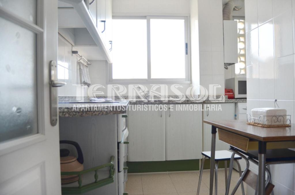 Kép Apartamentos Terrasol SOBRE EL MAR SAN GERARDO szállásáról Torre del Marban a galériában