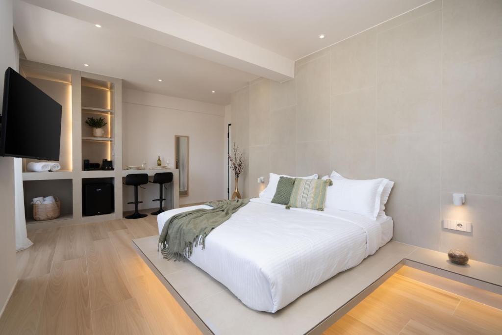 Selected Suites - 19