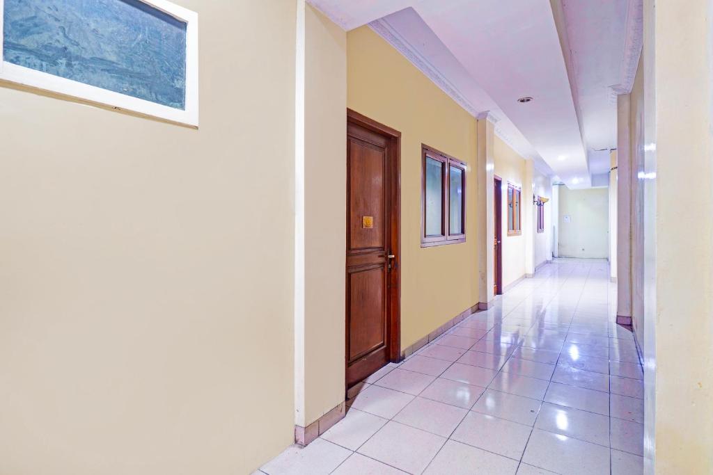 Fotografie z fotogalerie ubytování Collection O Tanah Abang Near Stasiun Tanah Abang Formerly Hotel Bimo Slipi v destinaci Jakarta