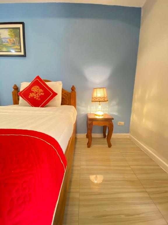 Golden Lotus Namkhan View - Deluxe Triple Room With Terrace And River View