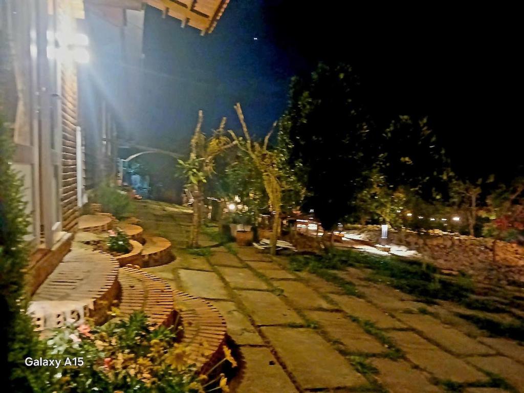 Giardino di Homestay Đồi Sương Trắng