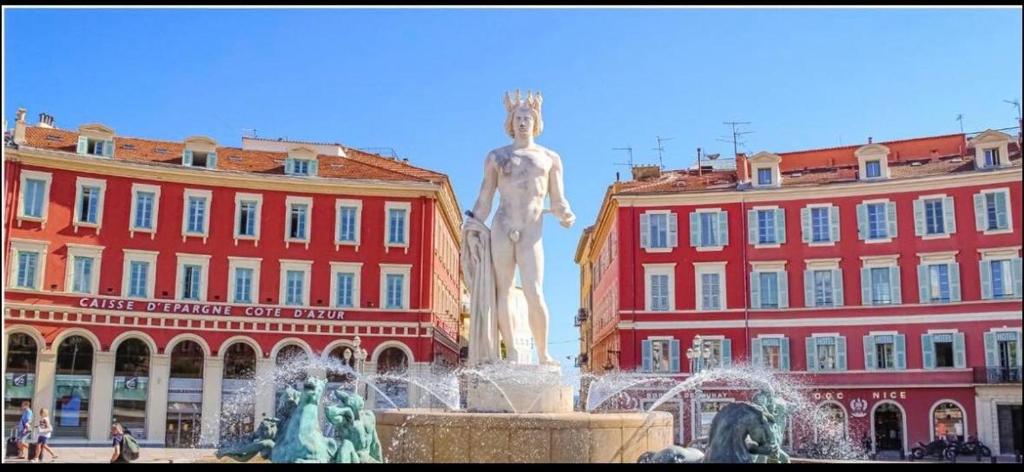2 pièces avec clim proche place Masséna