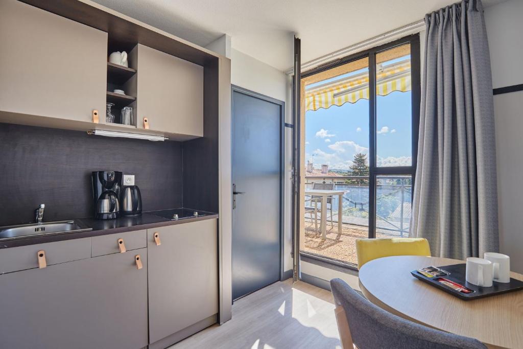 Appart Hotel Odalys City Aix en Provence Les Floridianes - Resim 26