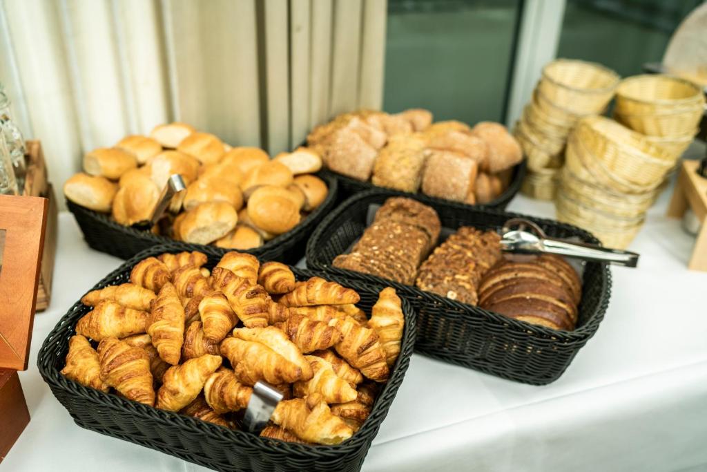 Aparthotel Neumarkt - Resim 14