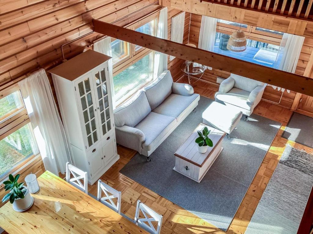 Posezení v ubytování Holiday Home Niittyranta by Interhome