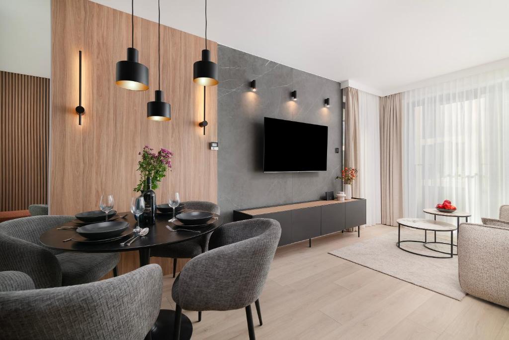 Μια τηλεόραση ή/και κέντρο ψυχαγωγίας στο EASY RENT- Wieniawska Parking Centrum